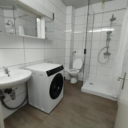 30 Mit 3 Kueche Dusche Waschmaschine Wi-fi